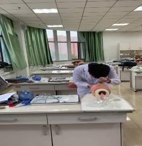 16级麻醉10班-孙小松-1652011008_Moment